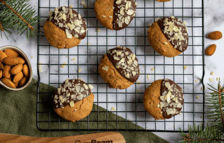 Fitness Recipe: Chocolate Almond Christmas Biscuits