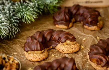 Fitness Recipe: Walnut Crescent Cookies with Vanilla Cream