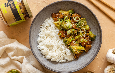 Fitness Recipe: Seitan Noodles with Broccoli in Asian Sauce